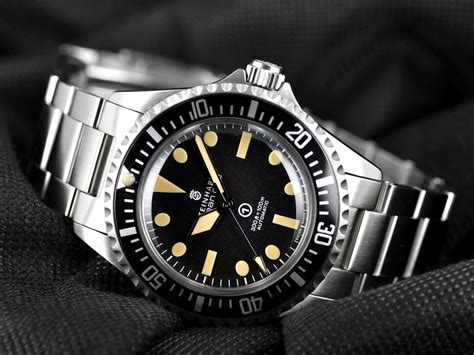 Steinhart Ocean Vintage Military: Hands